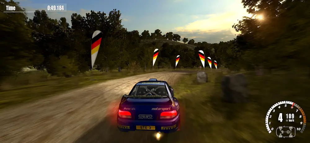 Modrý rally speciál v zatáčce mezi brankami, snímek ze hry Rush Rally 3 Demo
